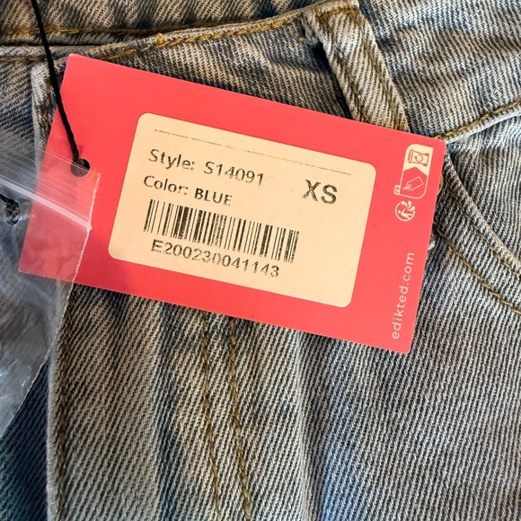 Edikted Raelynn Washed Low Rise Jeans - Picture 7 of 8
